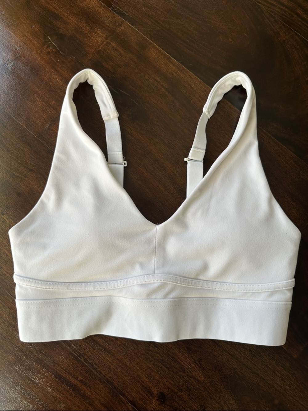 Fabletics White V‑Neck Sports Bra with Adjustable Straps